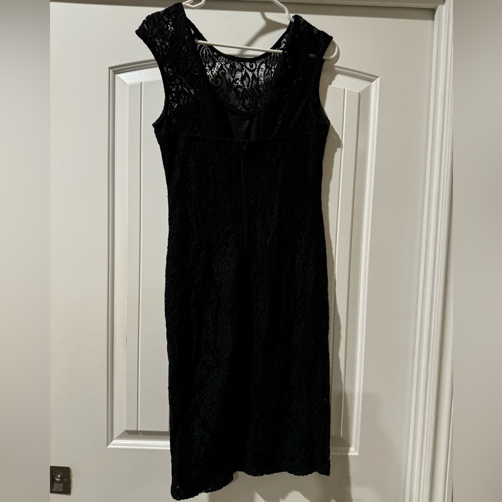 Black cocktail - form fitting- perfect for holiday parties! L